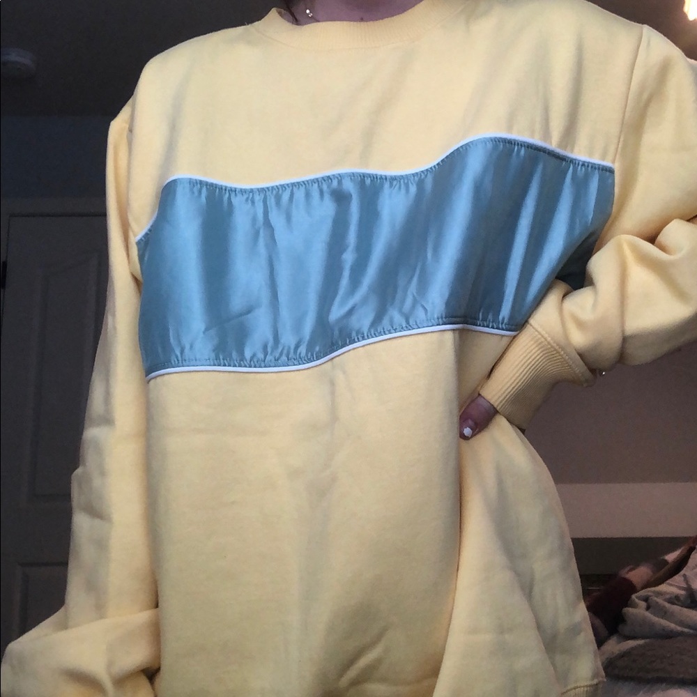 crew neck sweatshirt
